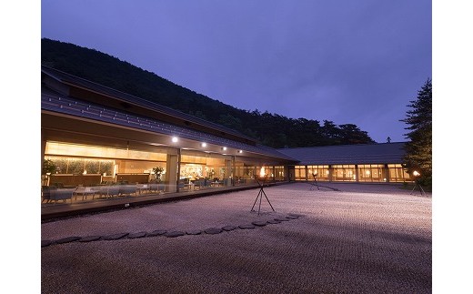 静かな空間で贅沢な時間を過ごす。花巻温泉　佳松園　貴賓室「ロイヤルスイート」ペア宿泊券 【568】