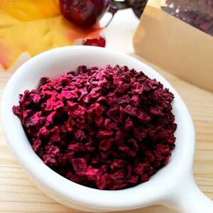 北海道赤ビーツ トッピングチップ＆ミルク仕立ての赤ビーツと北海道野菜のスープ EB8-0253