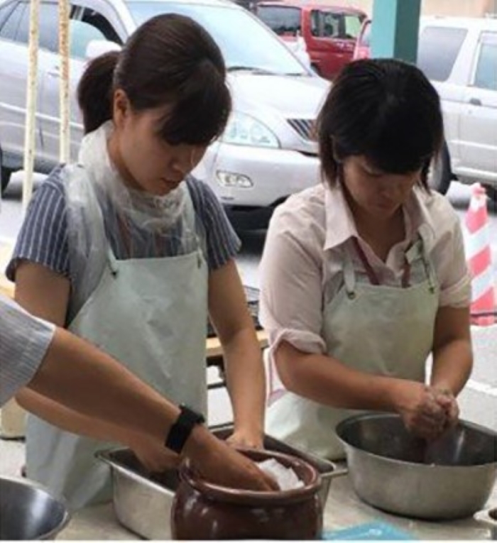 【数量限定】蒲郡海鮮市場　うんまいタコのゆでたて体験（ご来店・体験プラン)＋ご当地名産品土産つき（めひかり味噌・アカザエビせんべい・ガマゴリうどん）_【G0161】