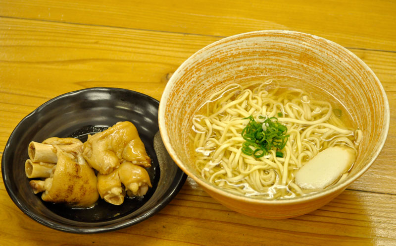 玉家の沖縄そば（ソーキ・三枚肉・テビチ）詰合せ（8食セット） 沖縄そば ソーキそば 三枚肉そば ミックス 生? ソーキ テビチ 玉家 沖縄そば王 受賞 人気 そば 大満足 8食 詰め合わせ セット 当