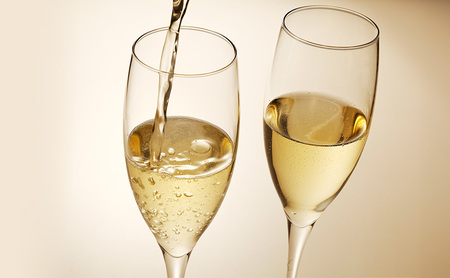 ワイン ふらのワイン ふらのスパークリングワイン　ぺルル・ブランシュ　750ml×1本 酒 お酒 ぶどう ブドウ スパークリング 北海道 富良野市