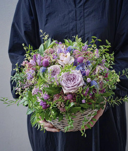 フラワーアレンジメントMサイズ 花 花束 ブーケ アレンジ プレゼント 贈り物 花のある生活ドライフラワー 生花 お祝い 記念日　株式会社KACHA 30-096