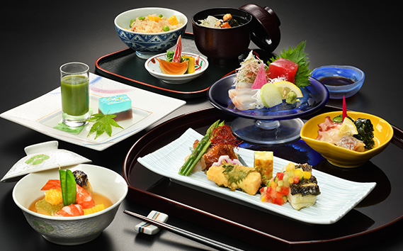 No.137 ホテル大観荘　季節ランチペアチケットA