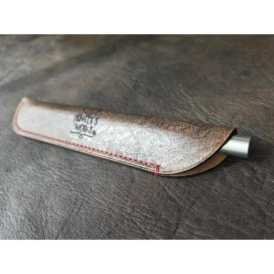 ふるさと納税 土佐清水市 鹿革の一本差し ペンケース【焦茶】(ロゴ入り)革小物 革製品 レザー 文房具【R00507】 |  | 01