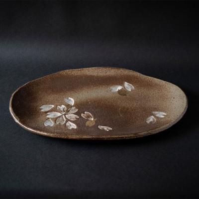ふるさと納税 津和野町 日展入選作家による象嵌の桜の花びらが風情豊かな「さくら金彩皿」