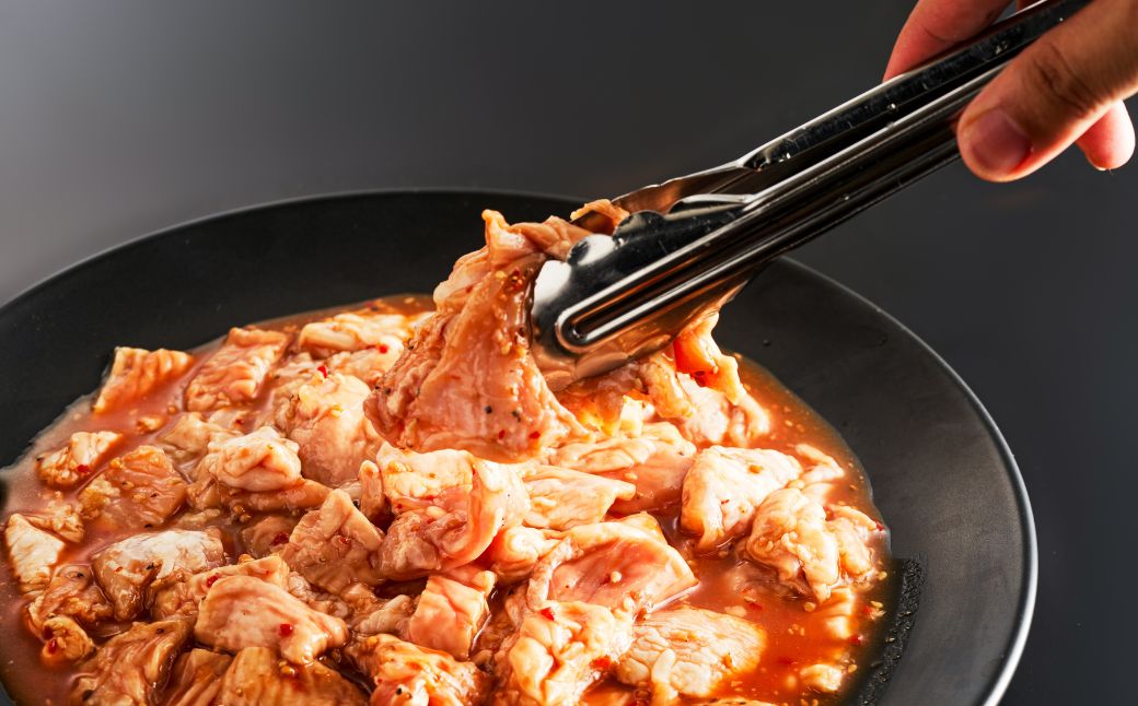 【やみつきになるうまさ！】中出精肉店、国産豚の特上シロ720g（4人前×2袋） 