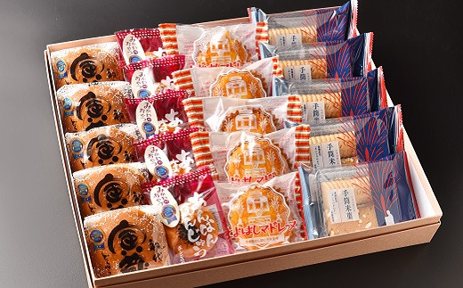 【豊橋名物 ボンとらや】どら焼き 初代寅蔵どらやき5個 あんぱんまんじゅう5個 豊橋マドレーヌ5個 手筒米菓5個 化粧箱 どら焼き どら焼き どら焼き どら焼き どら焼き どら焼き どら焼き どらやき どらやき どらやき どらやき どらやき 和菓子 詰め合わせ 和菓子 詰め合わせ 和菓子 詰め合わせ 和菓子 詰め合わせ 和菓子 詰め合わせ まんじゅう まんじゅう まんじゅう まんじゅう まんじゅう