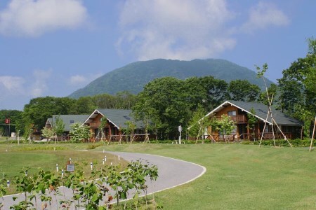 ＜やくらい高原リゾート＞1棟貸し切り！宮城県加美町やくらいコテージご宿泊券 (6人用1泊) 旅行 観光 宿泊券 旅行券 / 加美町振興公社 / 宮城県 加美町