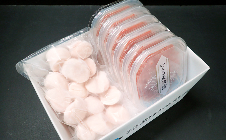 根室海鮮市場＜直送＞いくら醤油漬け(鮭卵)70g×6P、刺身用ほたて300g ＜12月8日決済分まで年内配送＞ B-28037