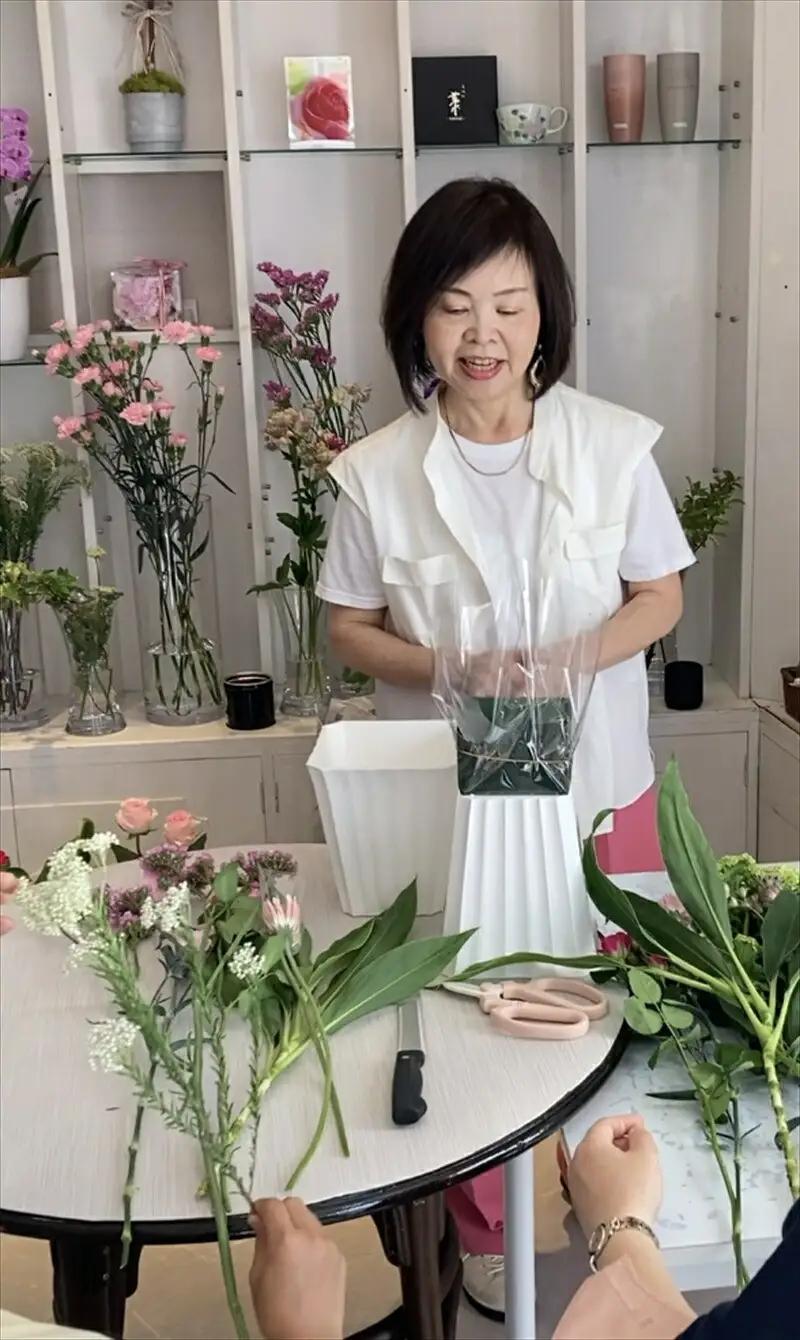 生花スワッグ体験レッスン 【 フラワーアレンジメント 体験 チケット 神奈川県 小田原市フラワー アレンジメント 】