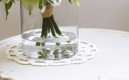 水換え不要!!ピオニー(芍薬)の花瓶に入った花束：white
