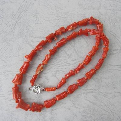 ふるさと納税 大月町 高知産天然赤珊瑚枝のロングネックレス |  | 01