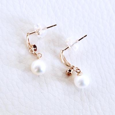 ふるさと納税 甲府市 【ジュエリー】K10イエローゴールド パール・ガーネット ピアス 保証書付 SE-3337 |  | 01