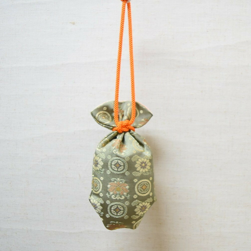 【ふるさと納税】【石黒香舗】匂い袋 部屋用 吊り型巾着 掛香 〈緑〉| 京都 匂い袋 京都府 京都市 京都 香り 吊り型 巾着 インテリア ギフト お祝い 内祝い 伝統 老舗 石黒香舗