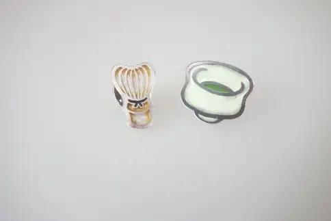 【金工】（白）ちっちゃせんちっちゃわん ピンズセット