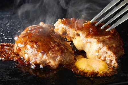北海道産 黒毛和牛 こぶ黒 チーズ イン ハンバーグ 8個 ＜ LC ＞ 和牛 牛肉 ハンバーグ 挽肉