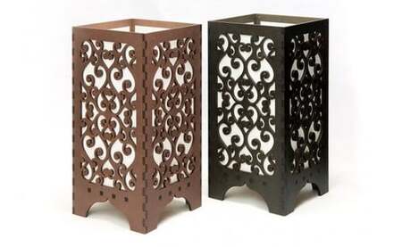 ランプシェード Akari~唐草~(黒色) (内寸:幅13cm、奥行き13cm、高さ26cm)