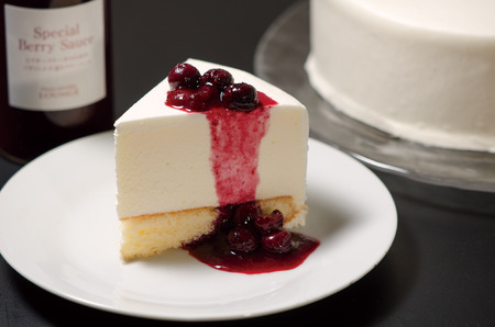 五千尺ホテル上高地 プレミアムレアチーズケーキ ～伝統の味と特製ベリーソース～｜ レアチーズケーキ チーズケーキ ベリー ブルーベリー 人気 ホテル プレミアム スイーツ ケーキ デザート ふるさと納