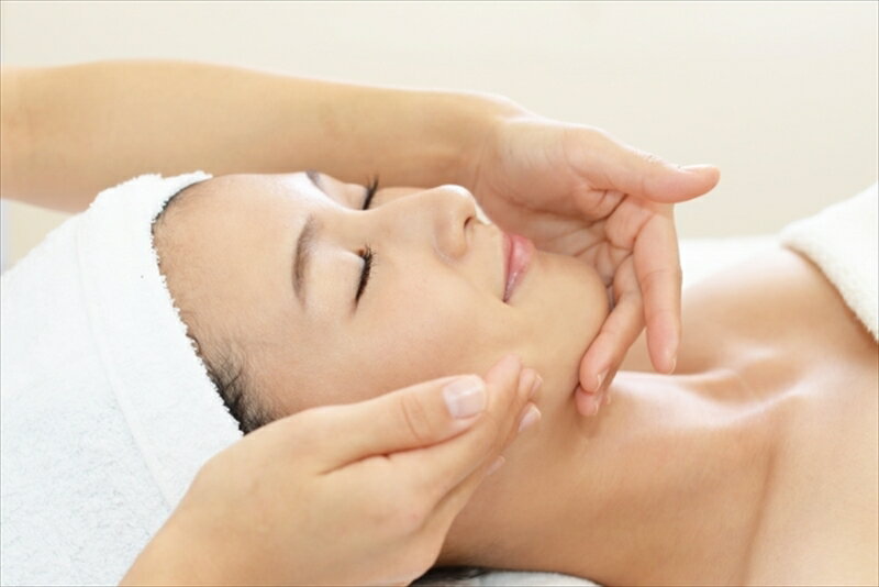 【ふるさと納税】【女性限定最高級エステ】極上Angel Healing　全身＆お顔＆ヘッドスパ【 エステ 神奈川県 小田原市 】