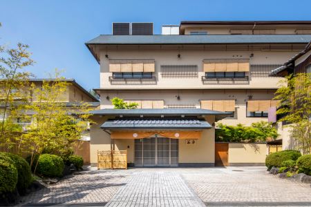 【祇園四条】花楽 季節の京会席コース 3名様（3年間有効） お店でふるなび美食体験 FN-Gourmet376005