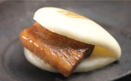 【6回定期便】長崎 角煮まんじゅう 12個 ･ 大とろ 角煮まんじゅう 10個 計22個 大村市 岩崎本舗[ACAH018]