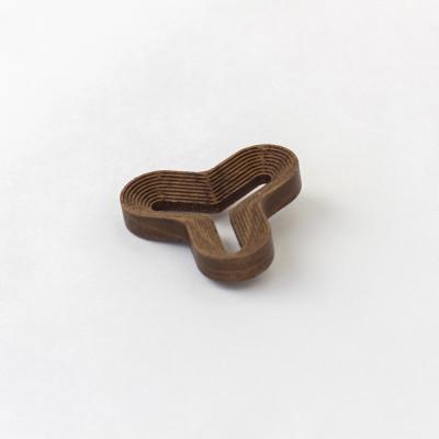 ふるさと納税 旭川市 旭川家具　cosine　STEPS ブローチ SAN ウォルナット_05788 |  | 01
