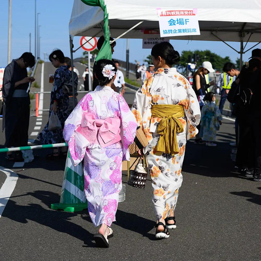 なとり夏まつり観覧席チケット 4名席 ＜駐車場1台分付＞ 花火大会 尺玉 打ち上げ花火 震災鎮魂 簡易書留