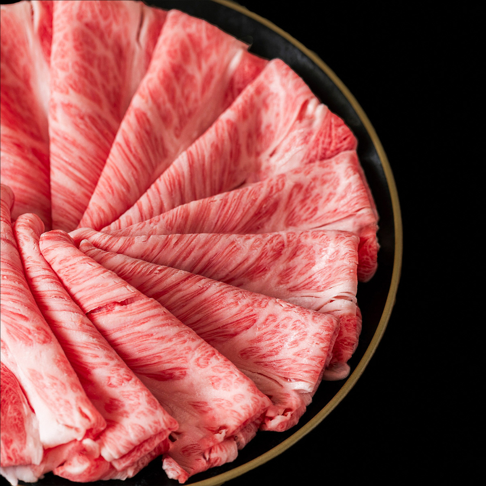 【和牛セレブ】佐賀牛 すき焼き肩ロース 300g【肉 ブランド牛 和牛 牛肉 ふるさと納税】(H113110)