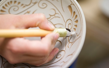 ＜受注生産品＞唐草手碗＜白＞