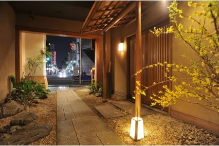 【新宿】玄海 本店 特産品ランチ・ディナー共通コース 3名様（1年間有効）お店でふるなび美食体験 FN-Gourmet280180 F20C-313