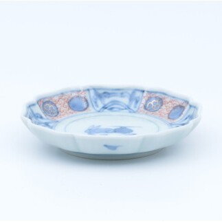 有田焼 素朴でかわいらしい色絵兎 小皿【まるぶん】まるぶんオリジナル 食器 器 うつわ 磁器 陶磁器 小皿 取り皿 染付 手描き 和風 かわいい A10-281_イメージ4