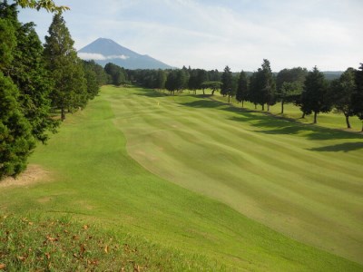 大富士ゴルフクラブプレーご招待券（土日祝１名様セルフプレー昼食付）(a1166)