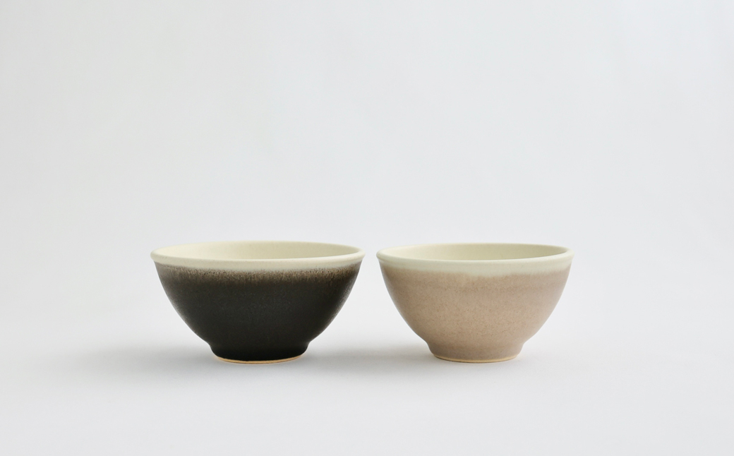 
            【Awabi ware】掛け分け茶碗 大小ペアセット（大/黒マット・小/ベージュ） 《決済から3ヶ月前後で発送》
          