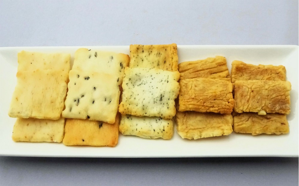 
                  加賀あられ塩味　4種詰め合わせ
                