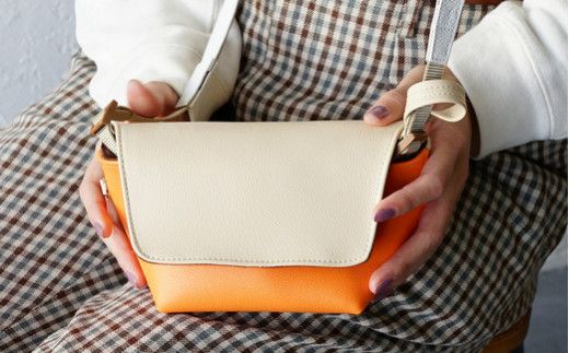 No.247-08 カラーオーダーできるPVCレザーカメラポーチ「sacoa」（ネイビー）