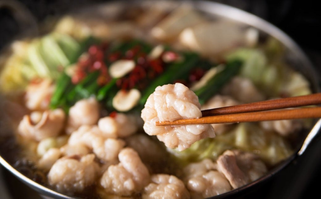 【6ヶ月定期便】 博多もつ鍋 醤油味 3人前 国産牛モツ ちゃんぽん麺 ホルモン
