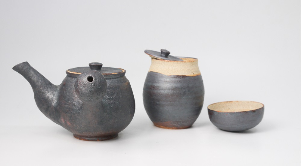 
ED018　【鉄釉錆茶立】お茶 茶 茶缶 急須 セット 陶芸品 焼物 陶器 工芸品 限定 おしゃれ 佐賀 みやき町
