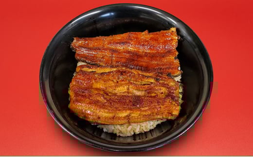 秘伝のタレで焼き上げた国産うなぎの蒲焼き2尾(2人前)〈タレ・山椒付〉