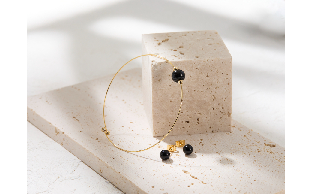 輪島でうまれた うるしのアクセサリーセット【ピアス&ブレスレット】しっこく（黒） wa110-029 【ピアス&ブレスレット】しっこく（黒）