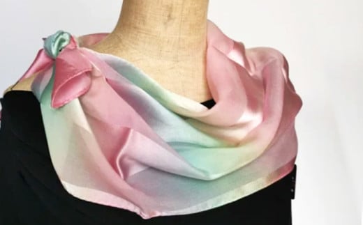 【八幡平GEOCOLOR】 シルクミニスカーフ 100S ピンク系 ／ 地熱染め 染物 染め物 染色 ファッション おしゃれ 手絞り 手染め おしゃれ ギフト 自分用 お土産 首元 女性 プレゼント ファッション雑貨 ファッション小物 誕生日 贈物 贈り物 ジオカラー おすすめ オススメ