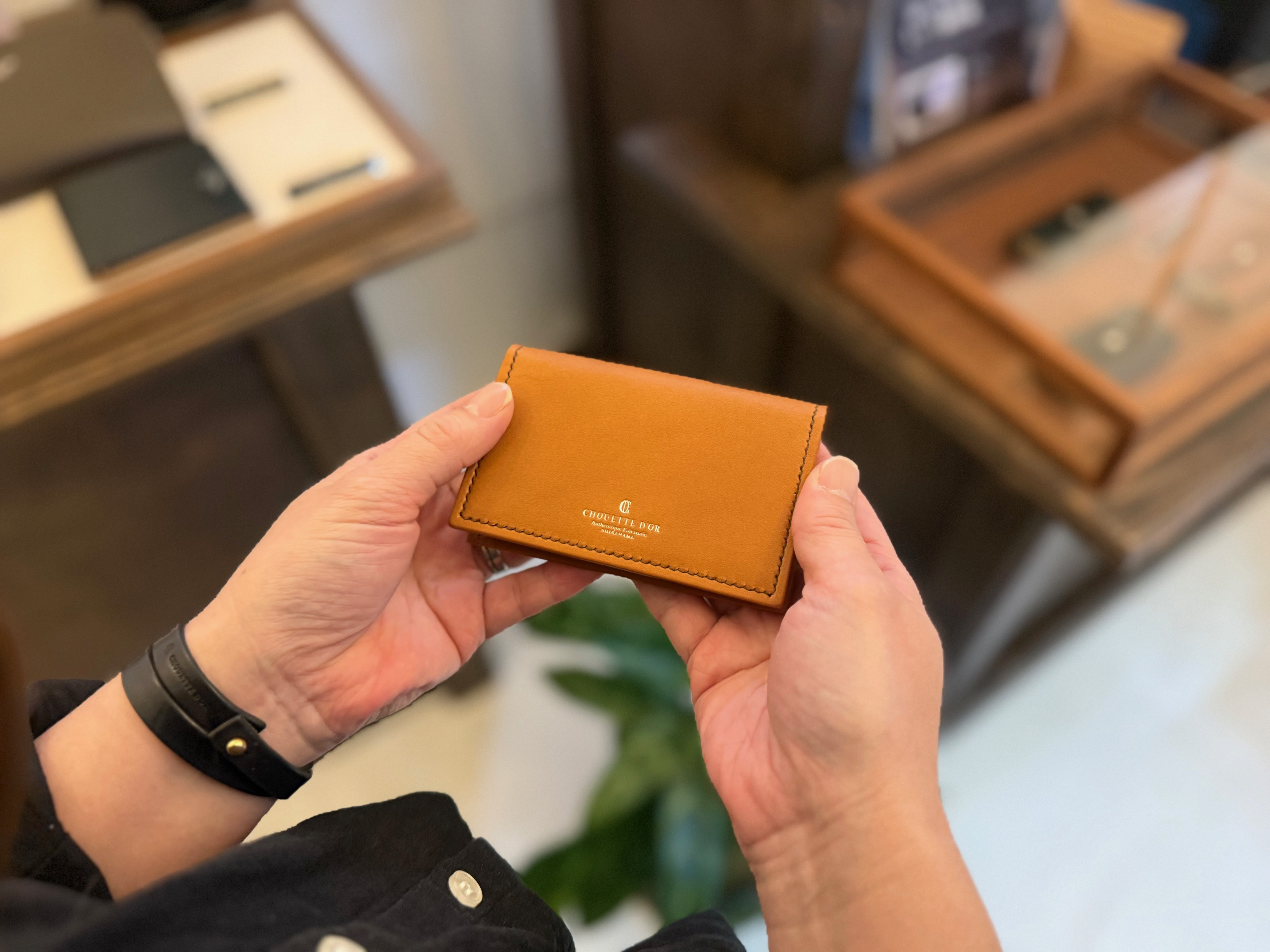 革職人が作る牛革名刺入れ Card case［CML］ 304018_AX27VC01