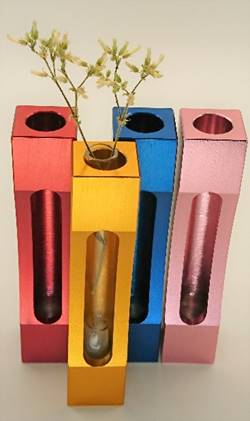 
                  アルミ一輪挿し　クボミおしゃれ　お花　フラワーベース　花瓶　シンプル　４色展開
                