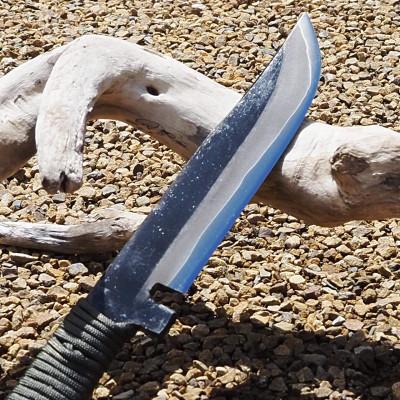 ふるさと納税 香美市 【土佐打刃物】アウトドアナイフ 黒打ち仕上げ ロープ巻き 刃渡り16cm |  | 01