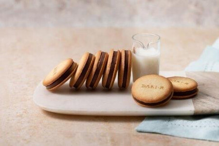 【高島屋選定品】＜dari K(ダリケー）＞カカオサンドクッキー2種食べ比べセット(ダーク・ミルク)［ 京都 チョコレート カカオを通して世界を変える 人気 おすすめ ギフト プレゼント 贈答 お取り