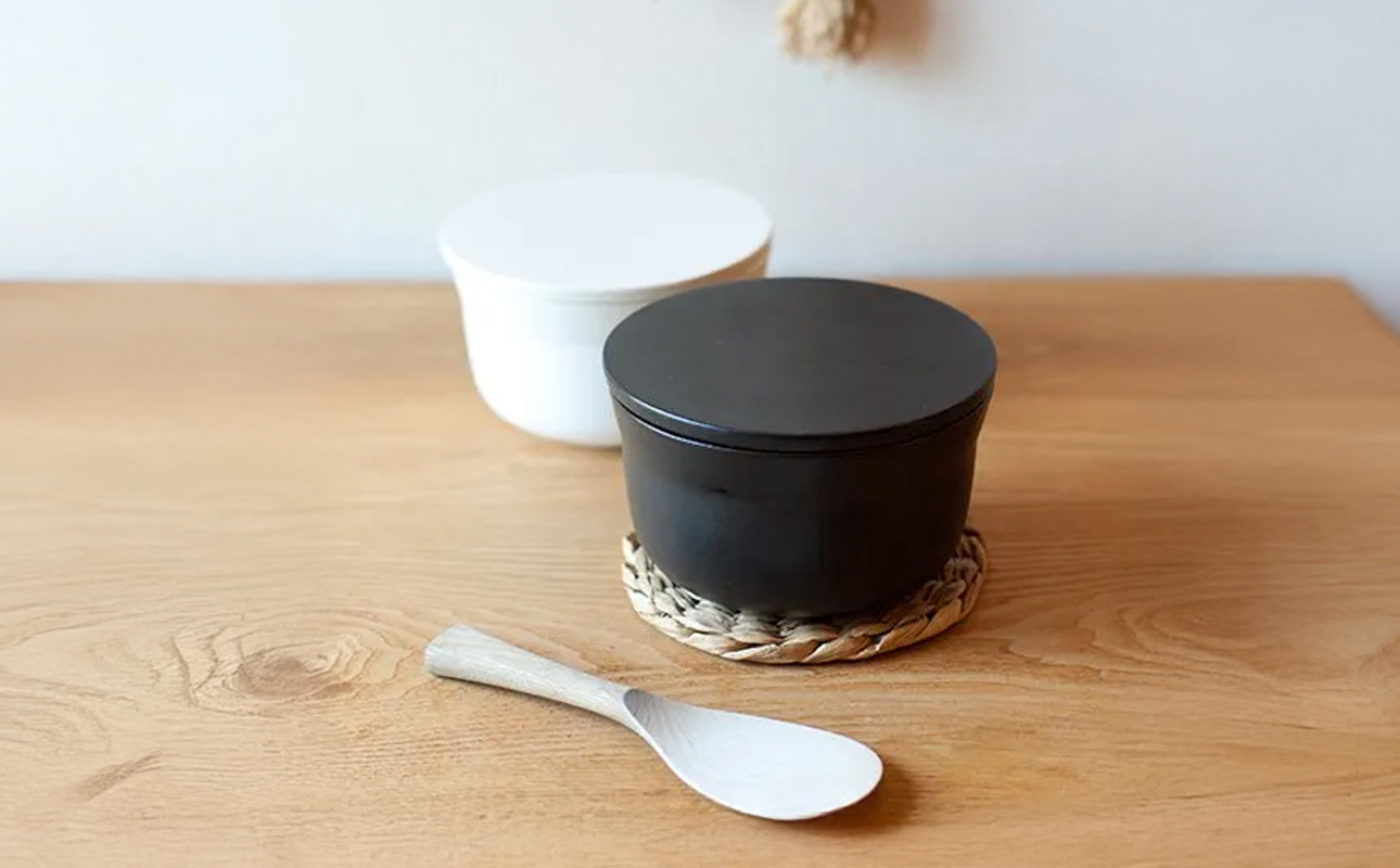【萬古焼（ばんこやき）】ごはんを美味しく保存するスタイリッシュなおひつ 4th-market ヤソハチ お櫃 一合半 黒1個【八十八、おひつ、米、新米、レンジ、保温、保冷、万能、おしゃれ、かわいい、結