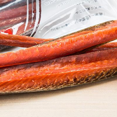 ふるさと納税 稚内市 【北海道稚内市】【のし付き】　沖獲りオス鮭の鮭とば　110g×3 |  | 02