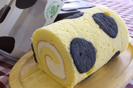 0014-01-10　富士ミルクランド　スイーツセット（ジェラート、ロールケーキ）