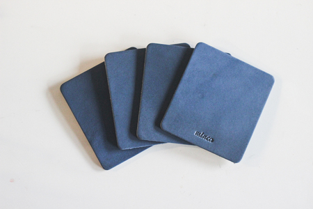 【minca】栃木レザーのコースター4枚セット  自宅、オフィス、キャンプシーンでのカフェタイムに/ブルー　667【日用品 人気 おすすめ 】