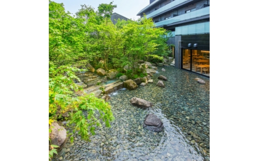 茶寮 楽書院　滝の音響く日本庭園に囲まれた空間で愉しむ和のアフタヌーンティー利用券【1735416】