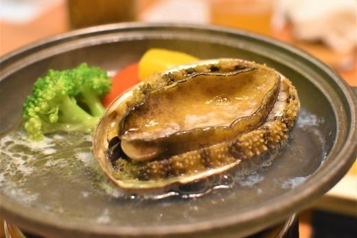 【数量限定】佐田岬海士の黒赤あわび【4/15～10/25の漁解禁日に合わせて発送】※北海道・東北地方・沖縄・離島への配送不可 IKTJ014